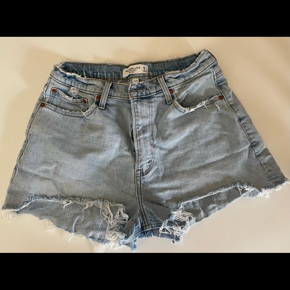 A&F high rise Curve Love Mom short